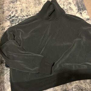 Lululemon turtleneck pullover